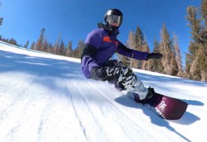 Snowboarding and testing the knee sleeve