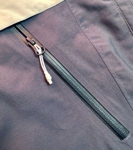 Waterproof zippers on the side pockets